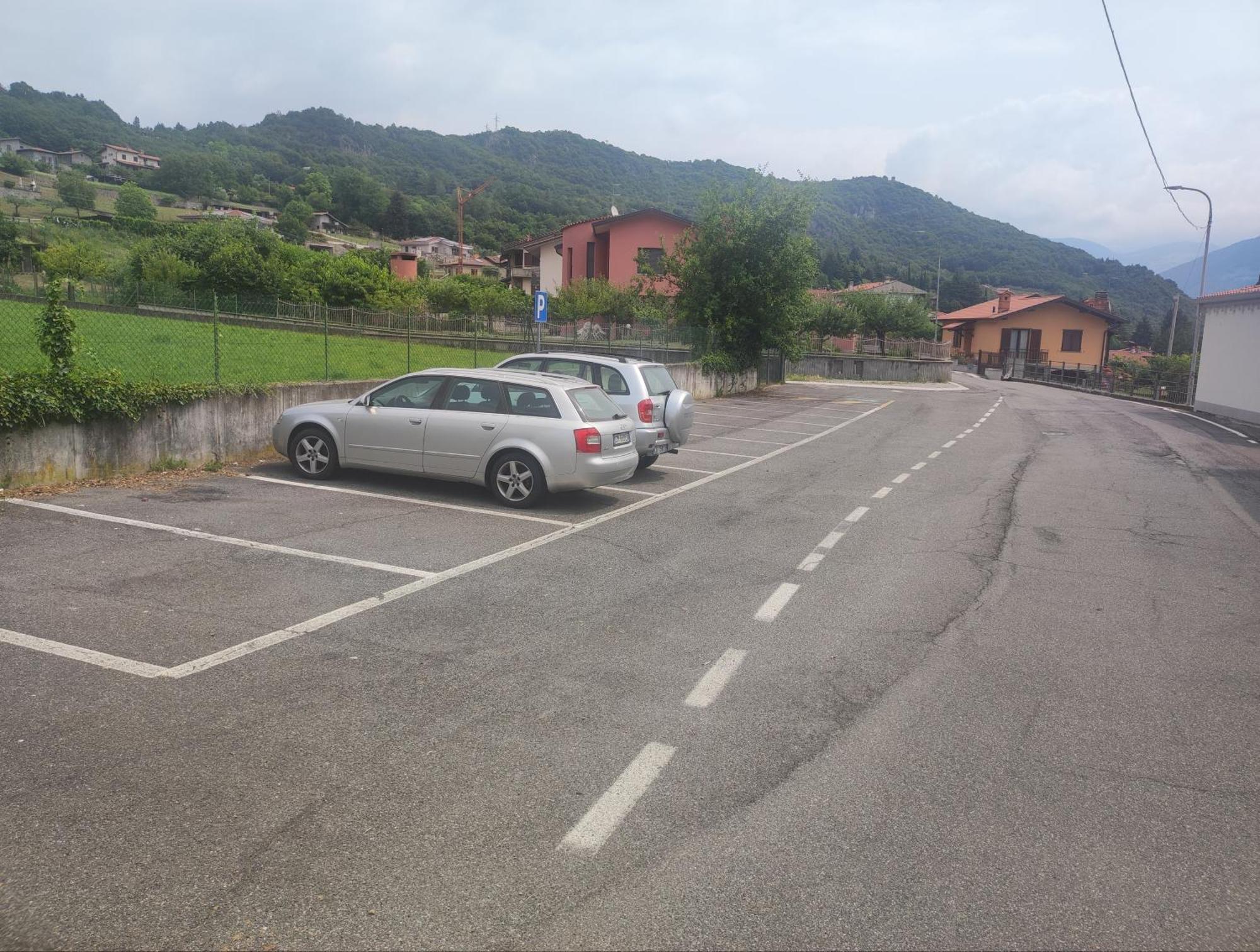 Luminoso Appartamento Vista Lago Solto Collina Exterior foto